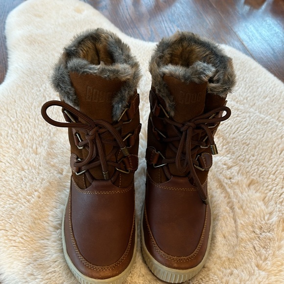 As new. Cougar waterproof boots - Picture 2 of 9